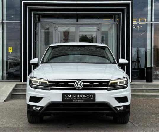 Volkswagen Tiguan II с пробегом 2018 года, цена 2 500 000 рублей, 124262 км, внедорожник, Автокод Объявления