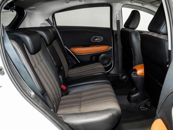 Honda Vezel I с пробегом 2015 года, цена 1 525 000 рублей, 141013 км, внедорожник, Автокод Объявления