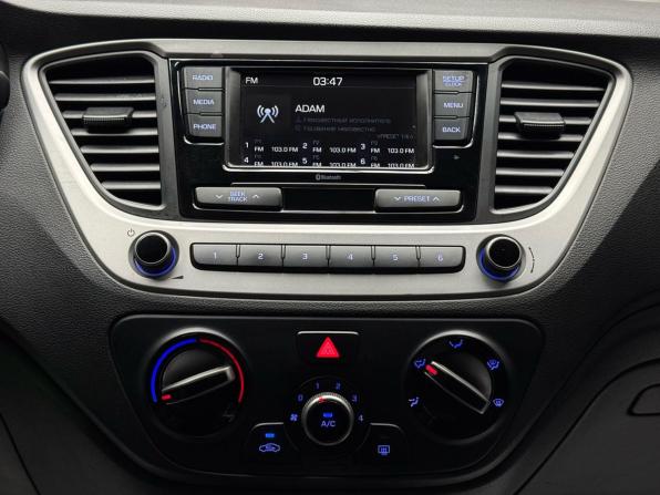 Hyundai Solaris II с пробегом 2017 года, цена 1 099 000 рублей, 134137 км, седан, Автокод Объявления