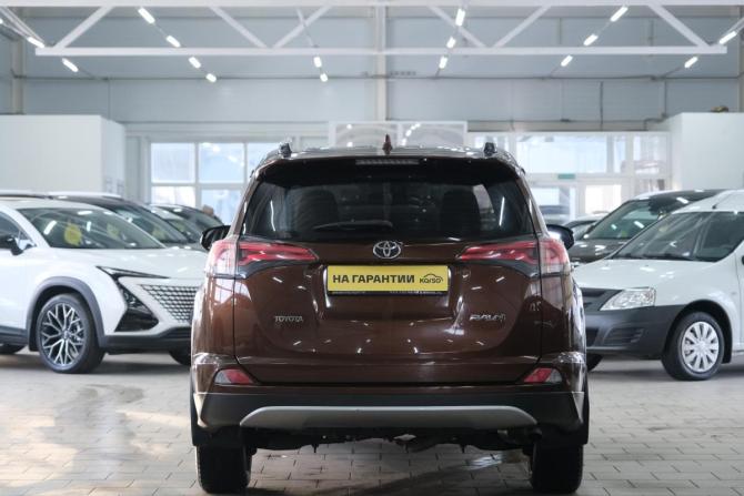 Toyota RAV4 IV (XA40) Рестайлинг с пробегом 2018 года, цена 2 549 000 рублей, 234800 км, внедорожник, Автокод Объявления