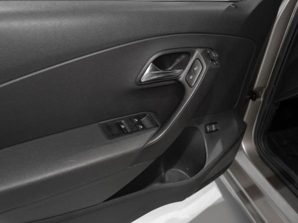 Volkswagen Polo V Рестайлинг с пробегом 2017 года, цена 1 145 000 рублей, 97111 км, седан, Автокод Объявления