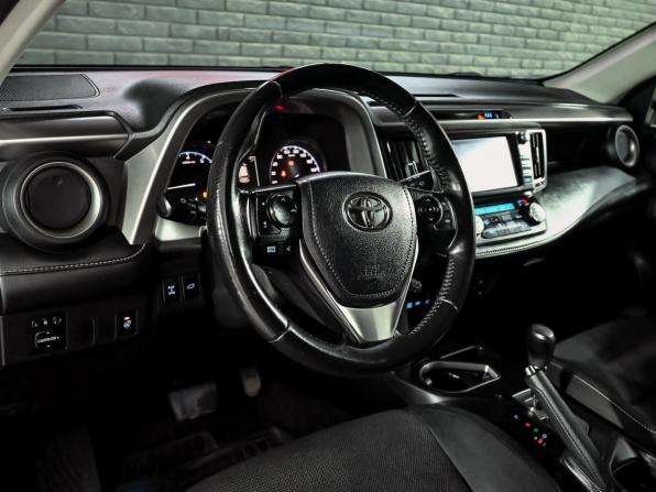 Toyota RAV4 IV (XA40) Рестайлинг с пробегом 2018 года, цена 2 299 000 рублей, 177522 км, внедорожник, Автокод Объявления