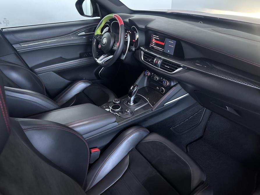 Alfa Romeo Stelvio I Рестайлинг Кемерово  - изображение 14
