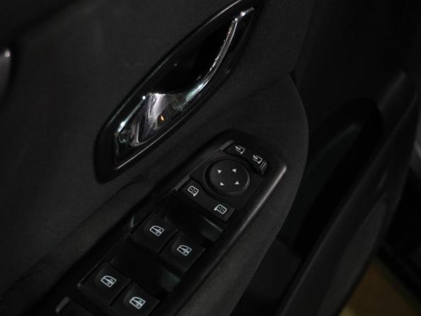 Renault Scenic III Рестайлинг 2 с пробегом 2016 года, цена 1 019 000 рублей, 236919 км, компактвэн, Автокод Объявления