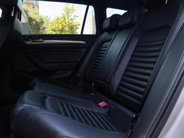 Volkswagen Passat B8 с пробегом 2016 года, цена 2 350 000 рублей, 115000 км, универсал, Автокод Объявления