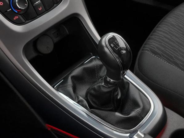 Opel Astra J Рестайлинг с пробегом 2012 года, цена 769 000 рублей, 178926 км, седан, Автокод Объявления