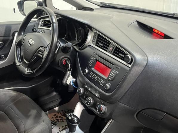 Kia Ceed II Рестайлинг с пробегом 2017 года, цена 1 661 300 рублей, 189842 км, хэтчбек, Автокод Объявления