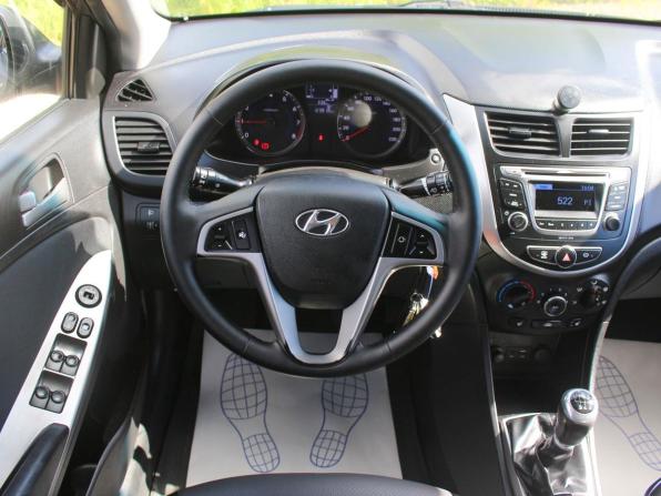 Hyundai Solaris I Рестайлинг с пробегом 2015 года, цена 899 000 рублей, 123814 км, седан, Автокод Объявления