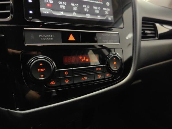 Mitsubishi Outlander III Рестайлинг 3 с пробегом 2020 года, цена 1 839 000 рублей, 97000 км, внедорожник, Автокод Объявления
