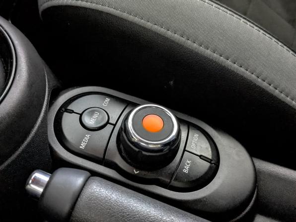 Mini Hatch III (F55/F56) Рестайлинг с пробегом 2020 года, цена 3 200 000 рублей, 69668 км, хэтчбек, Автокод Объявления
