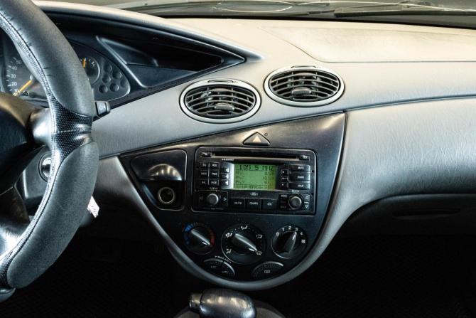 Ford Focus I (North America) с пробегом 2003 года, цена 279 000 рублей, 213005 км, седан, Автокод Объявления