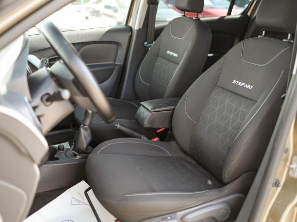 Renault Sandero II с пробегом 2014 года, цена 899 000 рублей, 108407 км, хэтчбек, Автокод Объявления