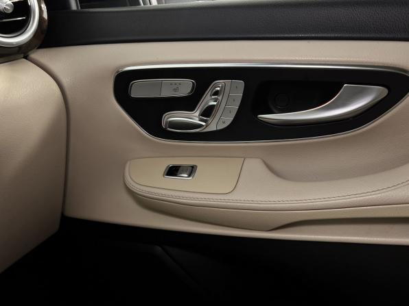 Mercedes-Benz V-Класс III (W447) с пробегом 2015 года, цена 3 590 000 рублей, 183301 км, минивэн, Автокод Объявления