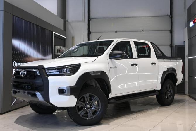 Toyota Hilux VIII Рестайлинг с пробегом 2025 года, цена 7 150 000 рублей, 43 км, пикап, Автокод Объявления