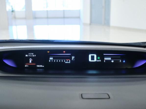 Honda Stepwgn V с пробегом 2015 года, цена 1 848 000 рублей, 106338 км, минивэн, Автокод Объявления