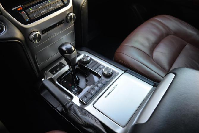 Toyota Land Cruiser 200 Series Рестайлинг 2 с пробегом 2016 года, цена 7 350 000 рублей, 120551 км, внедорожник, Автокод Объявления