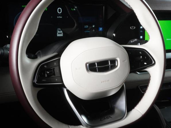 Geely Monjaro I с пробегом 2021 года, цена 2 699 000 рублей, 45917 км, внедорожник, Автокод Объявления