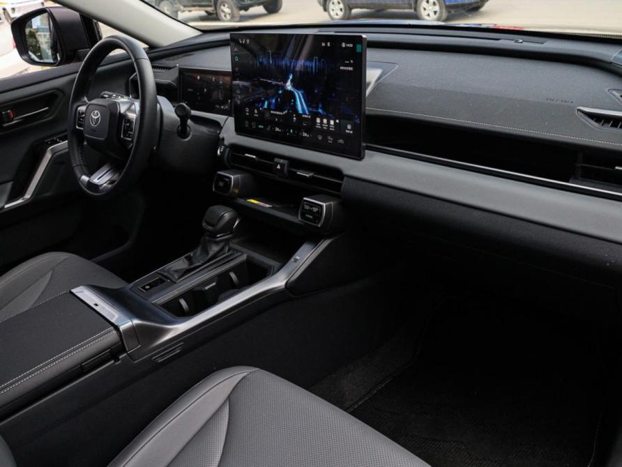 Toyota RAV4 VI (XA60) Москва  - изображение 7