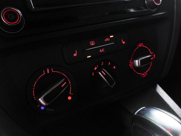 Volkswagen Jetta VI Рестайлинг с пробегом 2016 года, цена 1 450 000 рублей, 151487 км, седан, Автокод Объявления