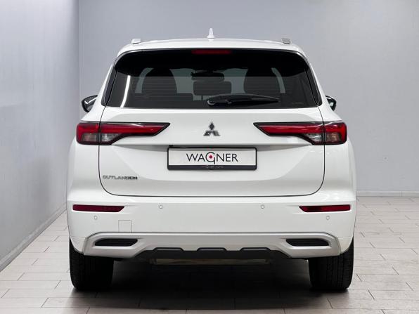 Mitsubishi Outlander IV с пробегом 2023 года, цена 3 575 000 рублей, 53009 км, внедорожник, Автокод Объявления