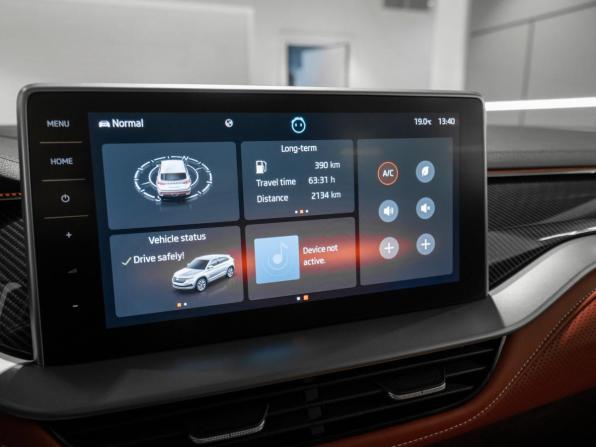 Skoda Kodiaq I Рестайлинг с пробегом 2023 года, цена 4 195 000 рублей, 17960 км, внедорожник, Автокод Объявления