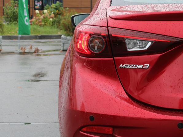 Mazda 3 III (BM) Рестайлинг с пробегом 2018 года, цена 1 579 000 рублей, 92738 км, седан, Автокод Объявления