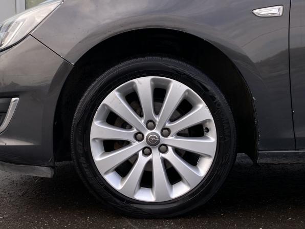 Opel Astra J Рестайлинг с пробегом 2012 года, цена 749 000 рублей, 237345 км, хэтчбек, Автокод Объявления