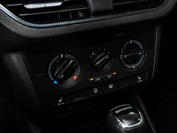 Skoda Rapid II с пробегом 2021 года, цена 1 738 000 рублей, 54835 км, лифтбек, Автокод Объявления