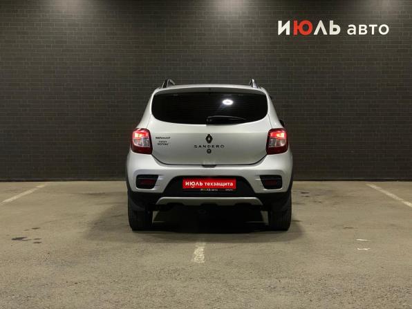 Renault Sandero II с пробегом 2017 года, цена 990 000 рублей, 94680 км, хэтчбек, Автокод Объявления