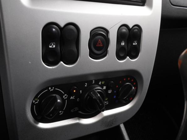 Renault Sandero I с пробегом 2013 года, цена 589 000 рублей, 180821 км, хэтчбек, Автокод Объявления