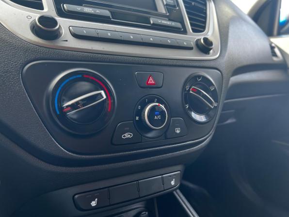 Hyundai Solaris II с пробегом 2019 года, цена 1 329 800 рублей, 119117 км, седан, Автокод Объявления