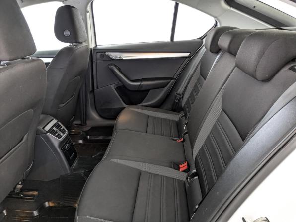 Skoda Octavia III (A7) Рестайлинг с пробегом 2019 года, цена 1 215 000 рублей, 170784 км, лифтбек, Автокод Объявления