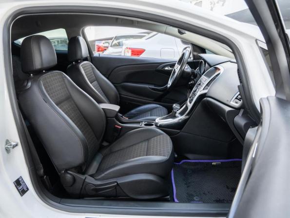 Opel Astra J Рестайлинг с пробегом 2014 года, цена 799 000 рублей, 231643 км, хэтчбек, Автокод Объявления