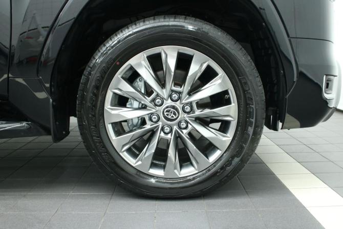 Toyota Land Cruiser 300 Series с пробегом 2021 года, цена 11 490 000 рублей, 15197 км, внедорожник, Автокод Объявления