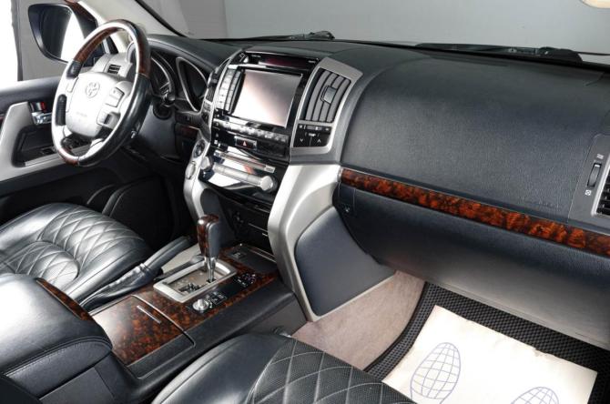 Toyota Land Cruiser 200 Series с пробегом 2014 года, цена 3 849 000 рублей, 280000 км, внедорожник, Автокод Объявления