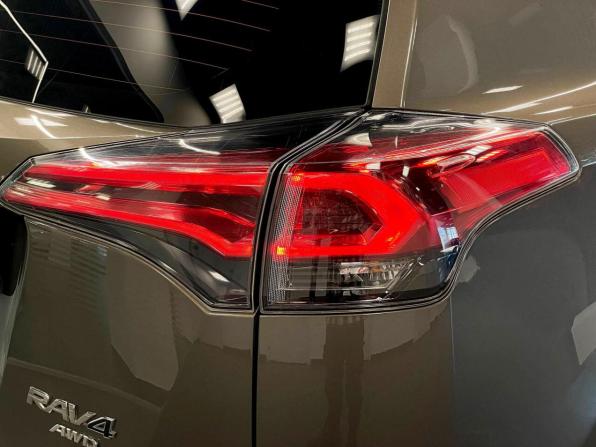 Toyota RAV4 IV (XA40) Рестайлинг с пробегом 2017 года, цена 2 761 500 рублей, 121877 км, внедорожник, Автокод Объявления