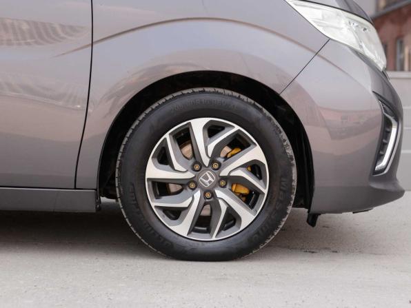 Honda Stepwgn V с пробегом 2015 года, цена 1 720 000 рублей, 108542 км, минивэн, Автокод Объявления