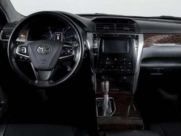 Toyota Camry VII (XV50) Рестайлинг 2 с пробегом 2017 года, цена 2 450 000 рублей, 98888 км, седан, Автокод Объявления