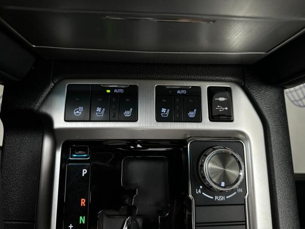 Toyota Land Cruiser 200 Series Рестайлинг 2 с пробегом 2016 года, цена 5 350 000 рублей, 160377 км, внедорожник, Автокод Объявления