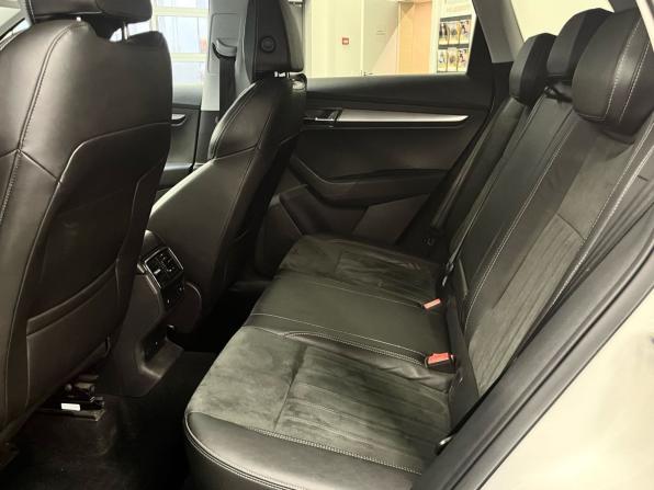 Skoda Karoq I с пробегом 2021 года, цена 2 349 000 рублей, 110643 км, внедорожник, Автокод Объявления
