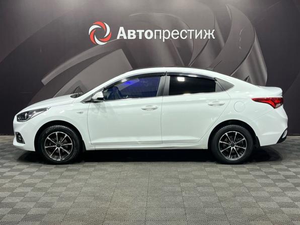 Hyundai Solaris II с пробегом 2018 года, цена 1 250 000 рублей, 122000 км, седан, Автокод Объявления