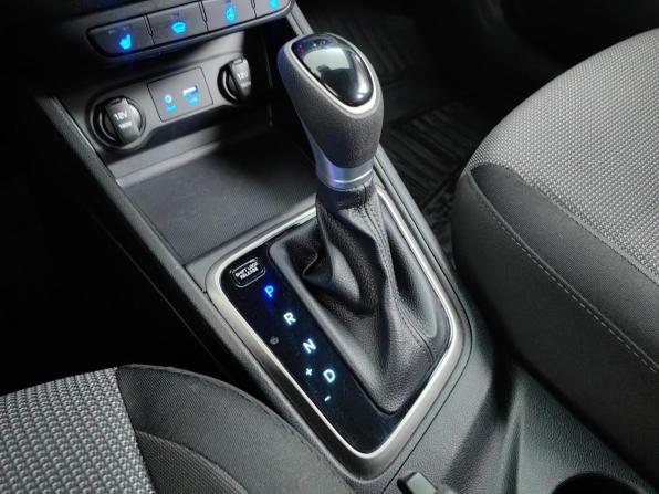 Hyundai Solaris II с пробегом 2018 года, цена 1 355 000 рублей, 91998 км, седан, Автокод Объявления