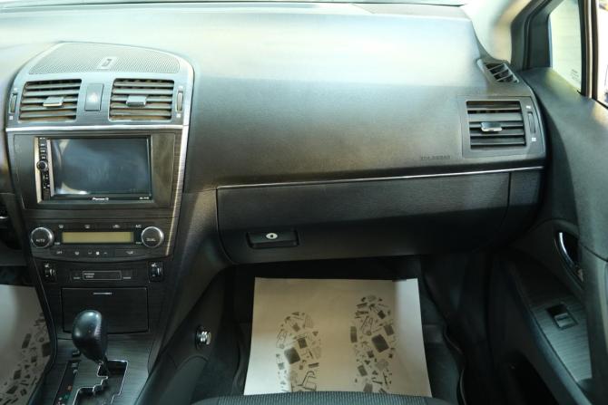 Toyota Avensis III с пробегом 2009 года, цена 1 049 000 рублей, 214000 км, седан, Автокод Объявления