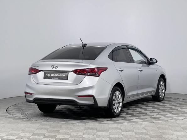 Hyundai Solaris II с пробегом 2017 года, цена 939 000 рублей, 216677 км, седан, Автокод Объявления