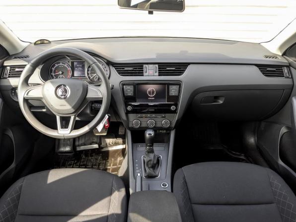 Skoda Octavia III (A7) Рестайлинг с пробегом 2020 года, цена 2 145 000 рублей, 65372 км, лифтбек, Автокод Объявления