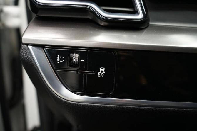 Kia Sportage V с пробегом 2023 года, цена 3 290 000 рублей, 28100 км, внедорожник, Автокод Объявления
