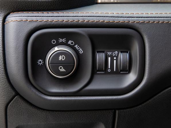 Ram 1500 V с пробегом 2021 года, цена 7 648 000 рублей, 59317 км, offers.body_type.unknown, Автокод Объявления