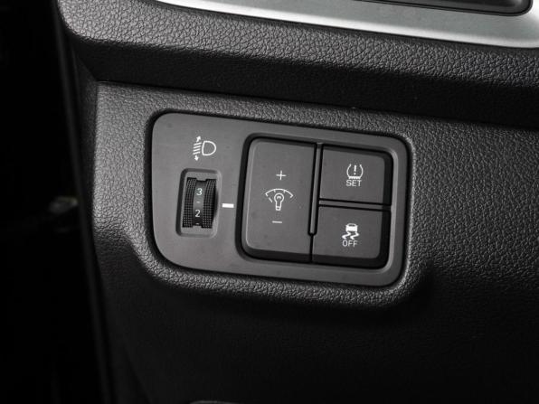 Hyundai Solaris II с пробегом 2018 года, цена 1 325 000 рублей, 135155 км, седан, Автокод Объявления