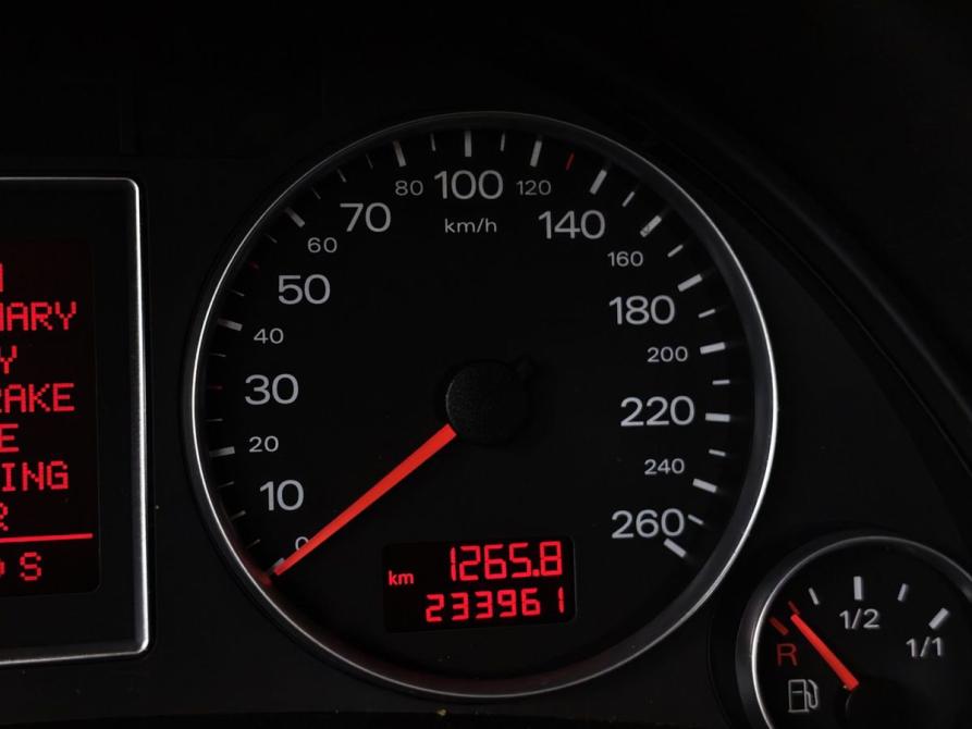 Audi A4 III (B7) Москва  - изображение 16