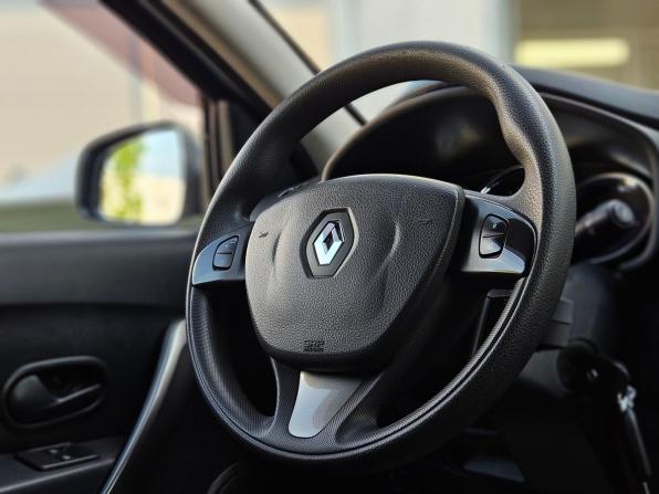Renault Sandero II с пробегом 2016 года, цена 980 000 рублей, 60000 км, хэтчбек, Автокод Объявления